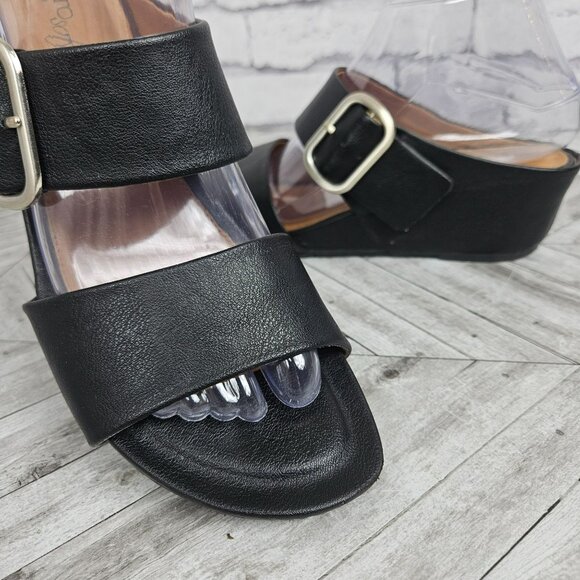 Eurosoft By Sofft Black Sandals 9 M Open Toe Buckle Strap 2 in Wedge Heel Slides - Picture 1 of 13
